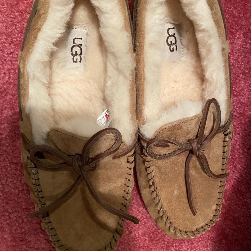 Women Ugg moccasins